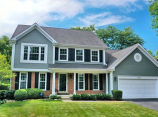947 W Hidden Hills Ln, Palatine, IL 60067