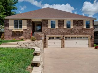1519 Coach House Ct, Nixa, MO 65714