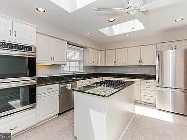 3rd image of 717 Grandin Ave