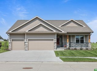11246 S 117th Ave, Papillion, NE 68046