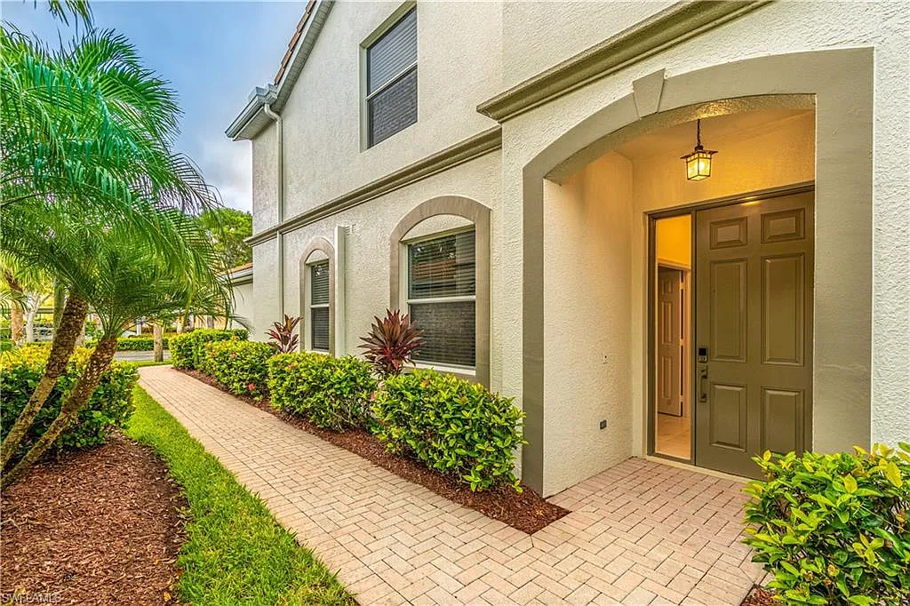 3 bed, 2.0 bath, 1499 sqft, $5,000 — Photo 2