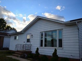 6587 Indiana Ave, Mayfield, OH 44124