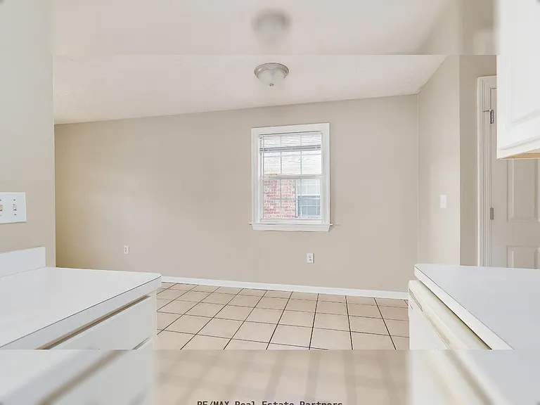 2503 W 7th St #22 — Photo 9