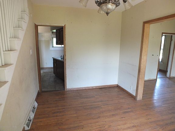 5th image of 131 Babcock St