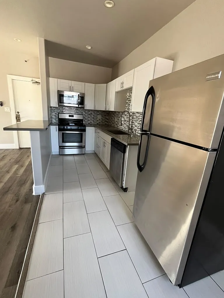1 bed, 628 sqft, $1,850 — Photo 4