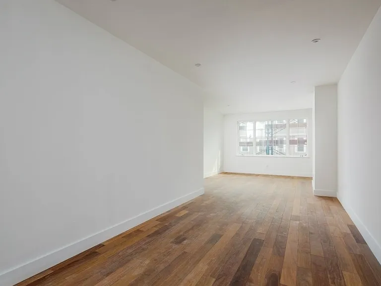 207 N 6th St #2L — Photo 12