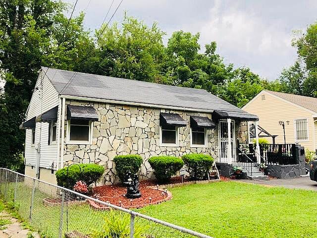 1st image of 3323 Shields Ave
