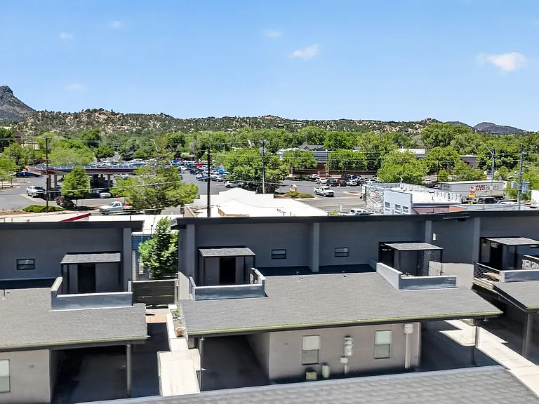 720 N Walnut St #14 — Photo 29