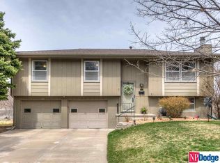 9824 Pratt St, Omaha, NE 68134