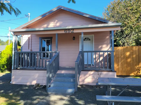 692 N Elliott St, Coquille, OR 97423