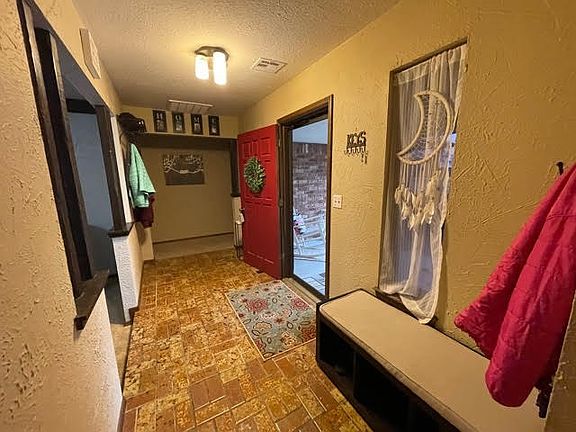 5th image of 1701 Gingham Ln