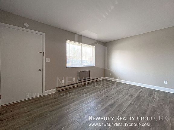 3rd image of 11 Sunbury Est