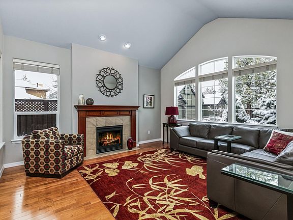 4th image of 61039 Snowbrush Dr