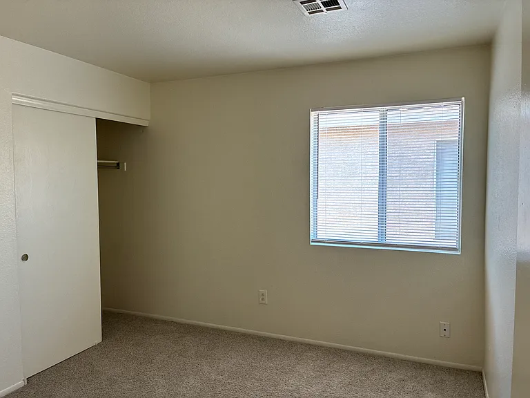 10523 W Windsor Blvd — Photo 20