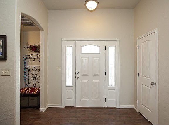 Lovely entrance with coat closet