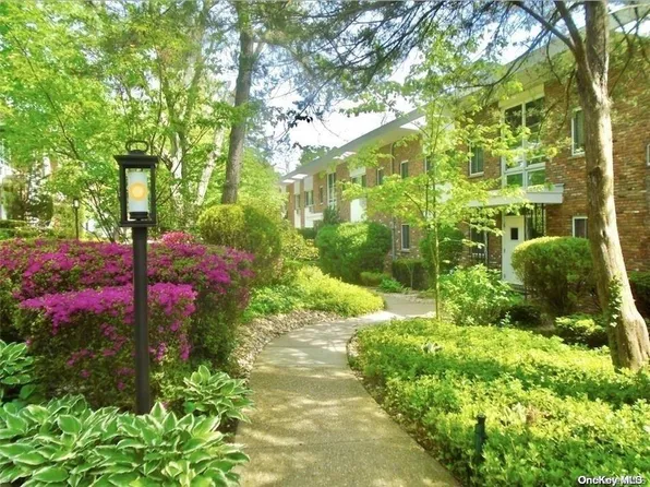 200 Lexington Avenue #2C, Oyster Bay, NY 11771