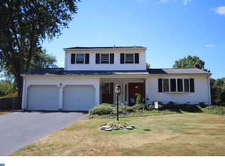 17 University Dr, Hamilton, NJ 08619