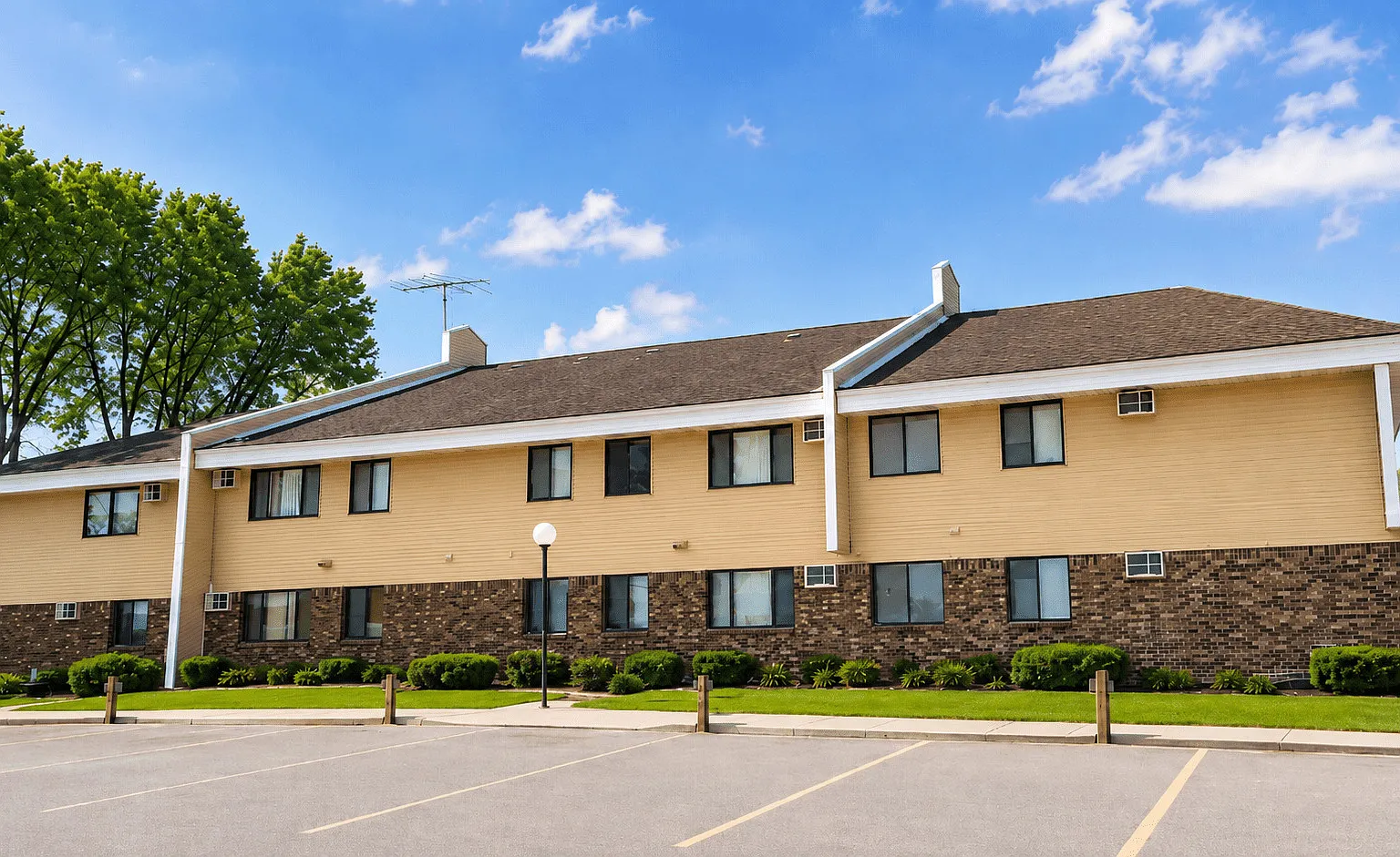South Place Apartments — Photo 1