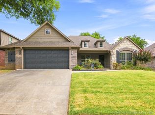 1808 E Jacksonville St, Broken Arrow, OK 74012