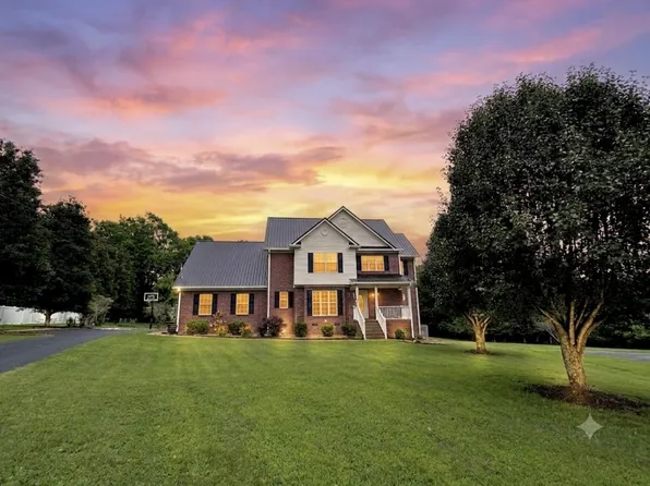 1109 Stonehenge Ct, Columbia, TN 38401
