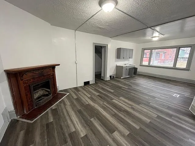 Building Photo - 452 5th St #F