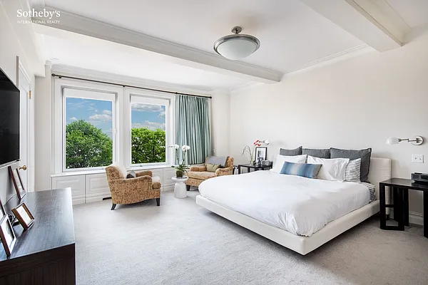 Sold by Sotheby's International Realty | media 20