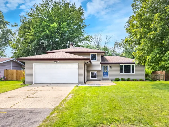 607 Parkshore Dr, Shorewood, IL 60404