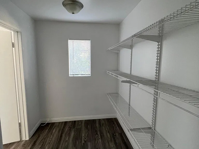 17836 Killion St — Photo 35