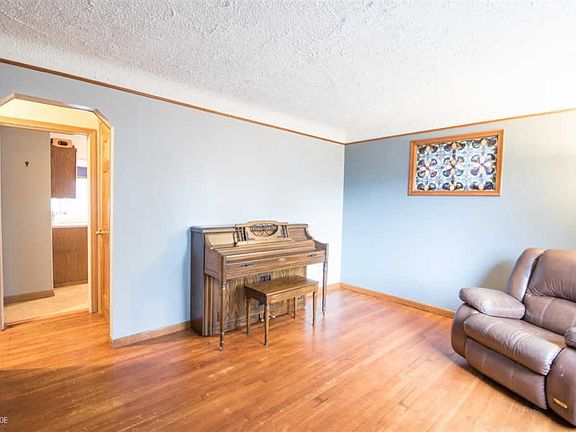 4th image of 25305 Culver St