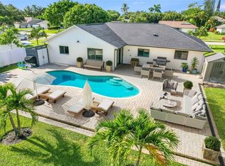 49 Willoughby Dr, Naples, FL 34110