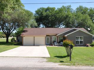 1205 Highland Dr, Highland Haven, TX 78654