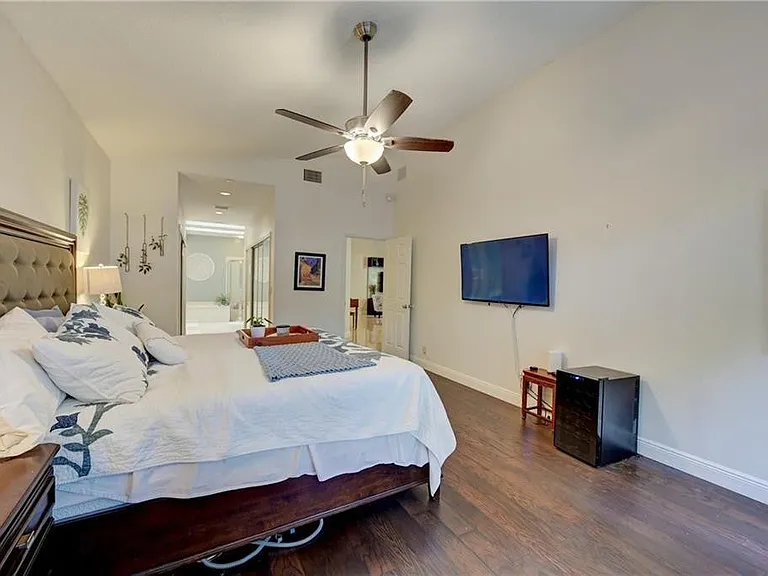 8171 Hampton Wood Dr — Photo 15