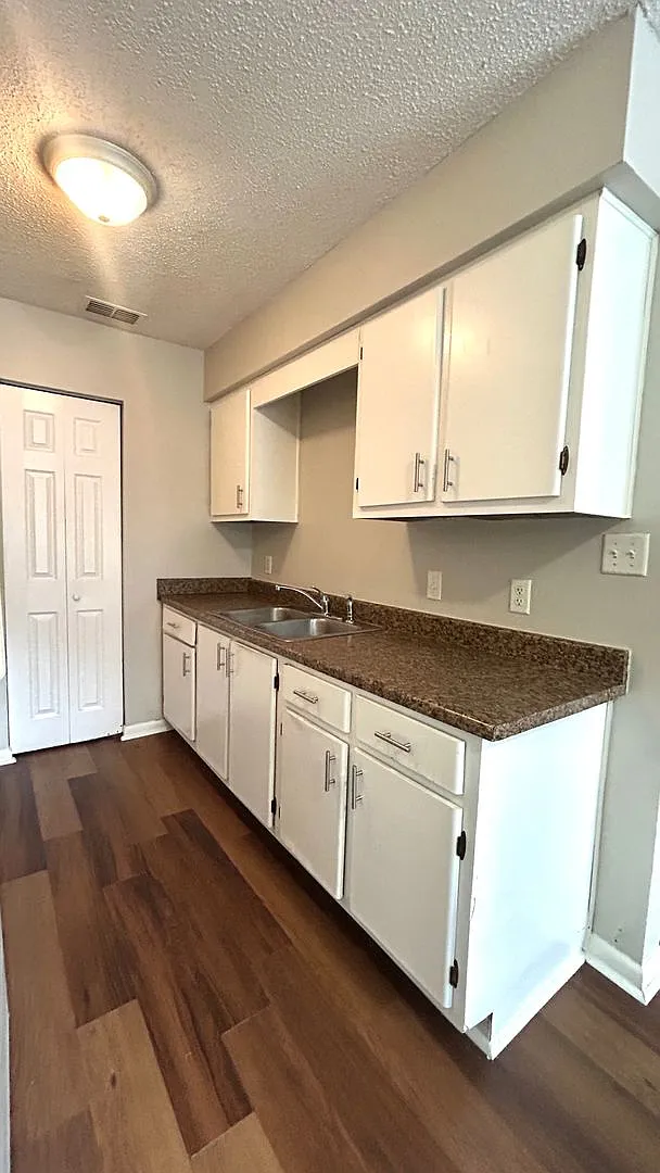 7401 Sw 42nd-Tower Village — Photo 2