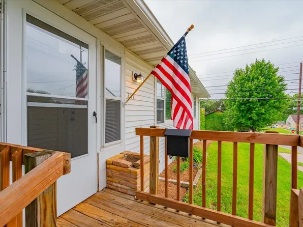 211 Jefferson St, Portage, WI 53901