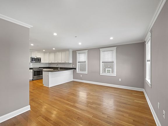 4th image of 25 Howland St Unit 3