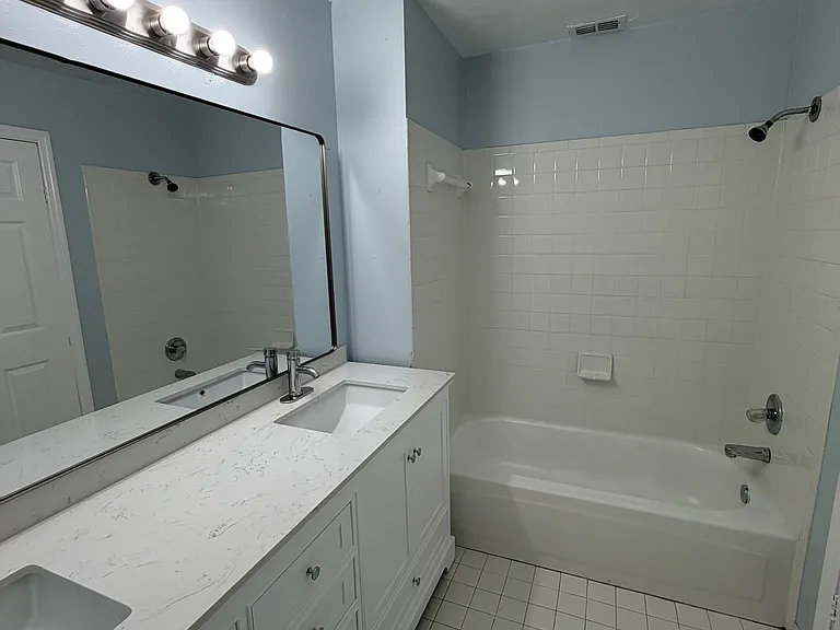 3180 Notre Dame St — Photo 30