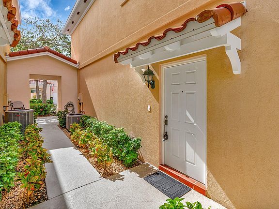 4th image of 15 Laurel Oaks Circle