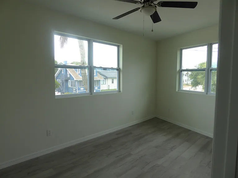 219 S Grandview Ave — Photo 22