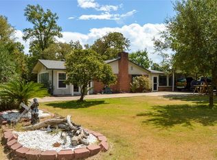 111 W Oakridge Dr, Pointblank, TX 77364