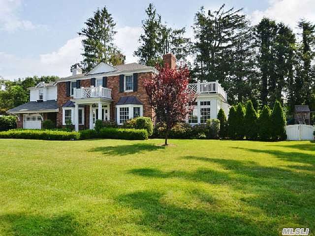 1st image of 6 Birch Ln