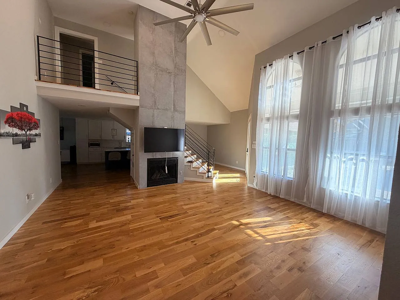 4 bed, 2577 sqft, $3,500 — Photo 3