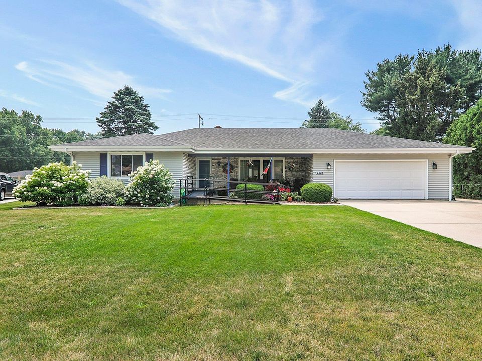 1st image of 2426 Sauk Dr
