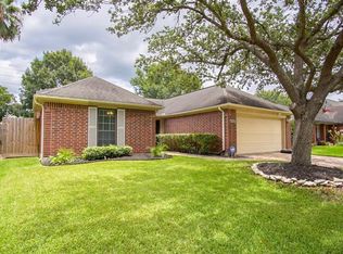 4915 Meadowglen Dr, Pearland, TX 77584