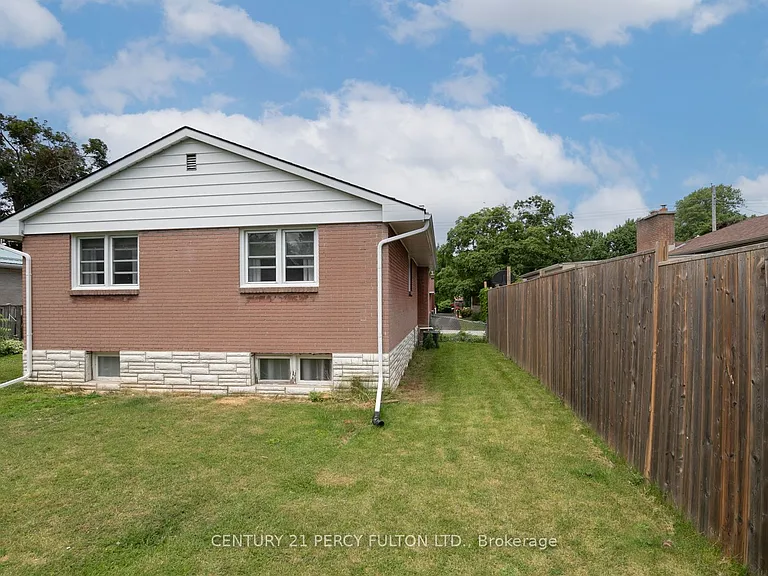 12 Northwood Cres — Photo 26