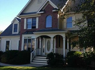 25 Copper Beech Dr, Portsmouth, RI 02871