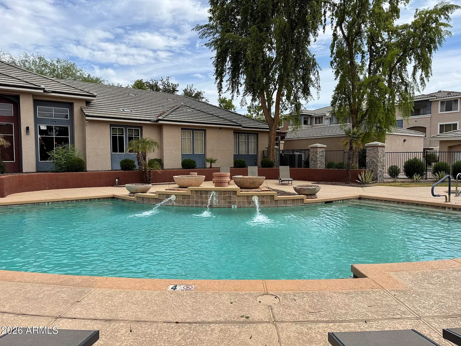 1 bed, 1.0 bath, 895 sqft, $1,150 — Photo 1