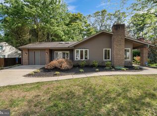 125 Victoria Pl, Sterling, VA 20164