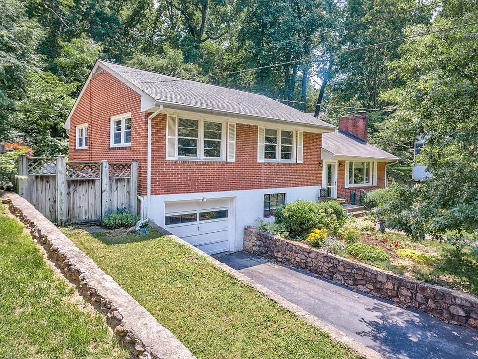 1st image of 3060 Timberlane Ave