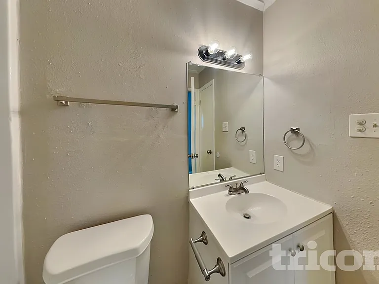 6831 De Palma — Photo 13