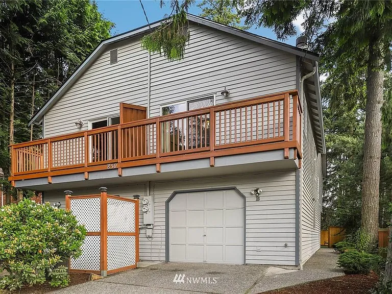 850 NE 123rd St #B — Photo 1